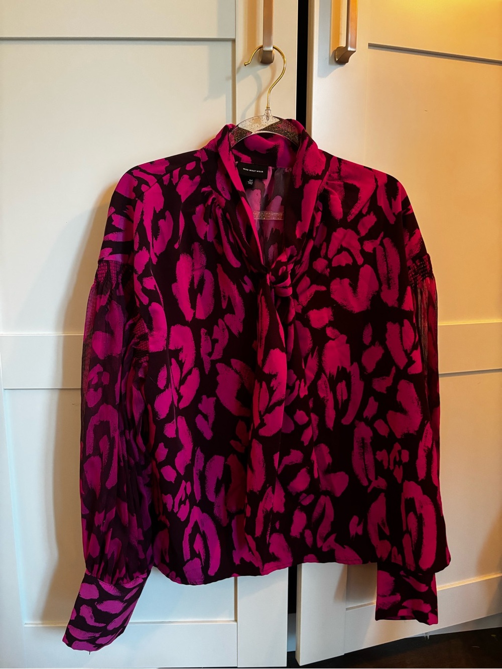 Who what wear Magenta print tie-Neck Blouse medium workwear chic